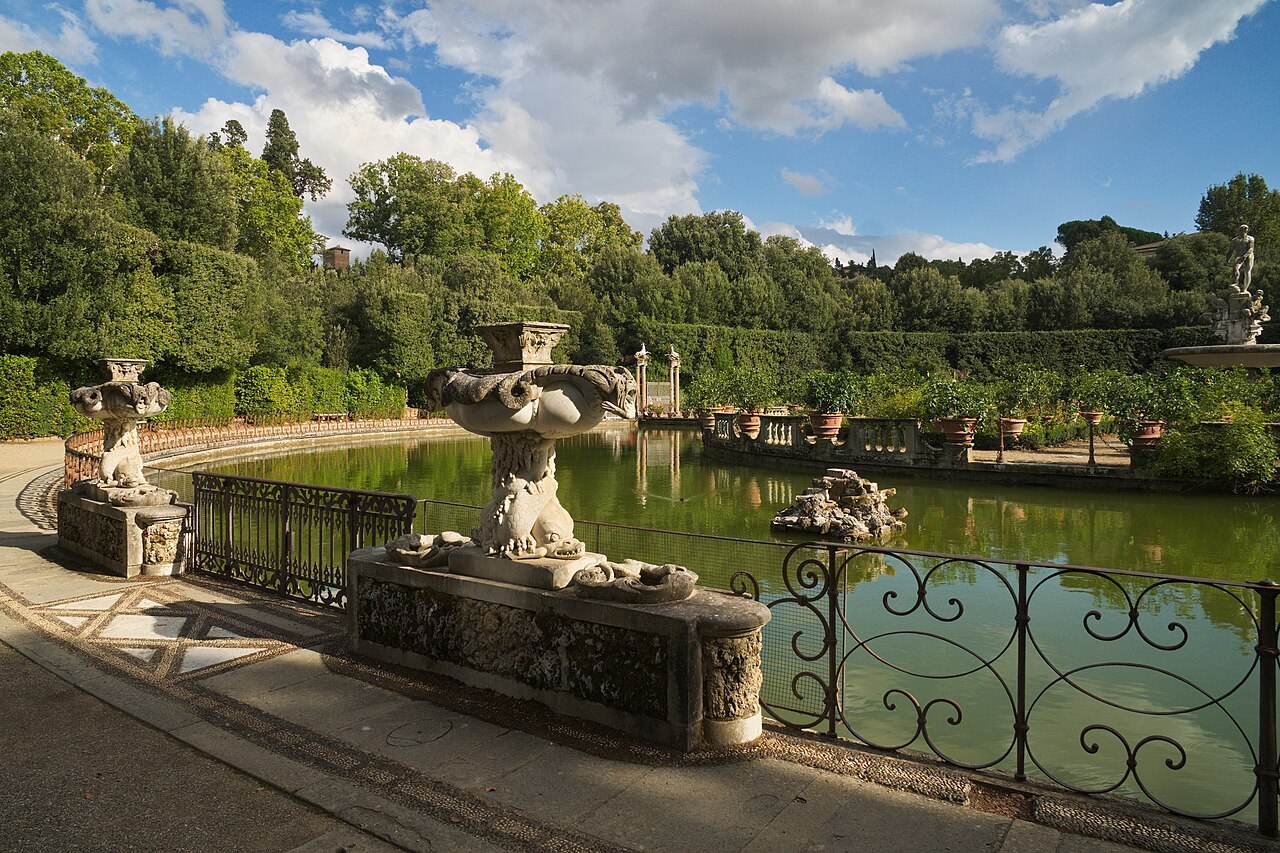 La vasca dell'Isolotto nel Giardino di Boboli
